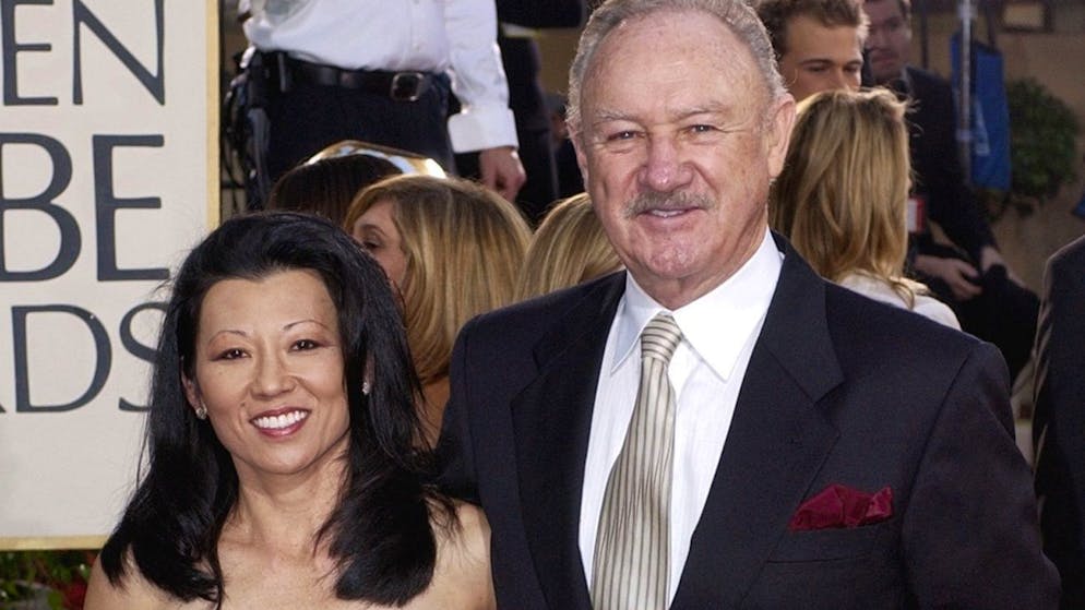 Mysterious circumstances. Gene Hackman and wife were reportedly already mummified