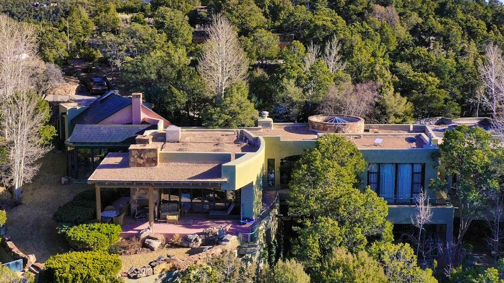 Suspicious death of Hackman and wife under investigation - Gallery. The home of Gene Hackman and his wife Betsy Arakawa in Santa Fe, New Mexico. (February 27, 2025)