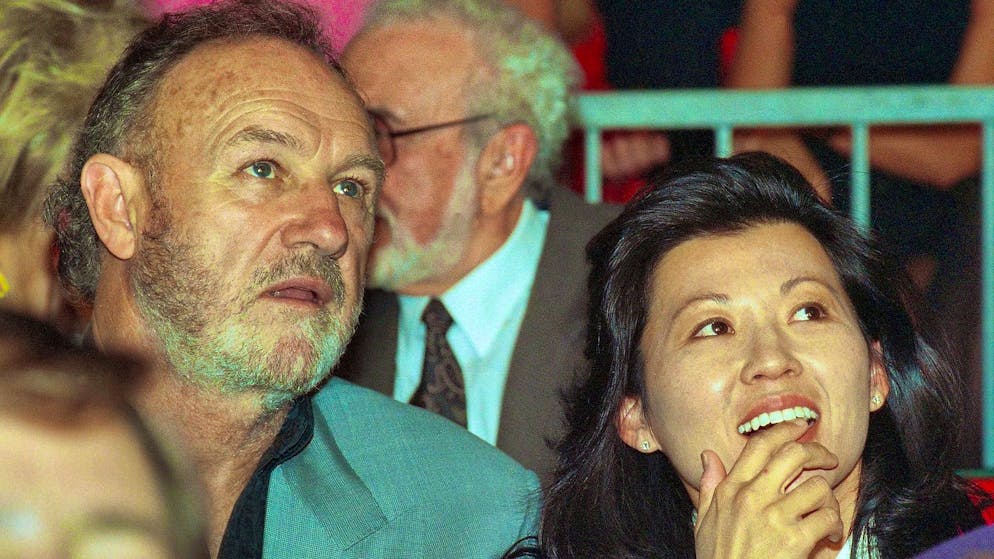 Suspicious death of Hackman and wife under investigation - Gallery. Hackman was in his second marriage to Betsy Arakawa. Her body was also found on Wednesday. (archive photo)