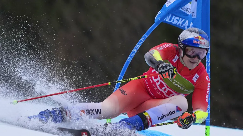 Giant slalom in Kranjska Gora. Leader Braathen takes almost a second off Odermatt in the 1st run - Meillard third