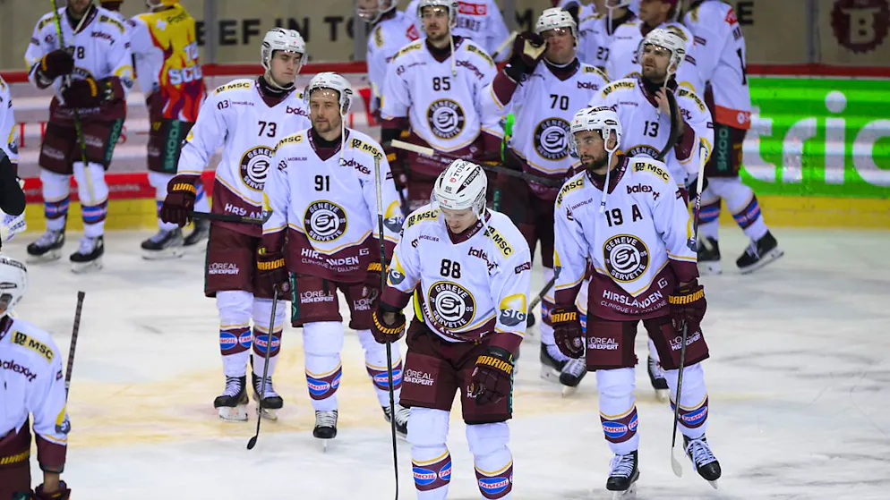 Lakers schicken Servette in die Ferien, Saisonende auch für Biel - Gallery. Hängende Köpfe bei den Servette-Spielern, die in die Ferien müssen