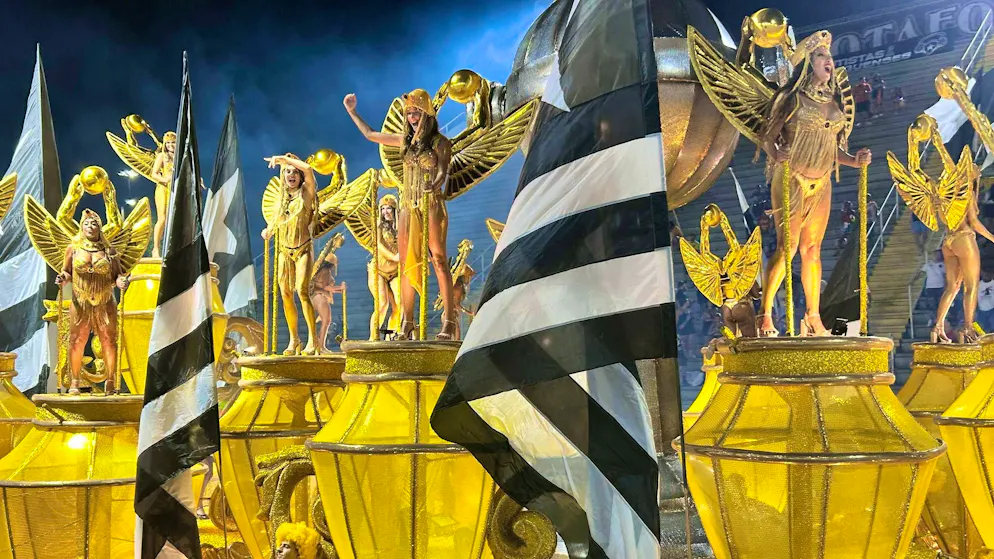 Carnival in Rio kicks off with famous parades in the Sambodrome - Gallery. The "Botafogo Samba Clube" school kicked off the colorful spectacle.