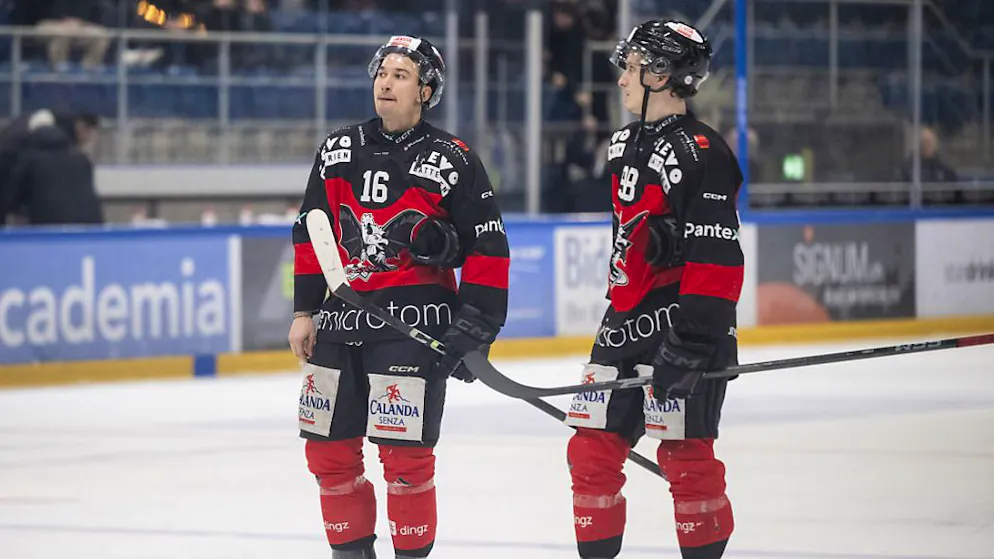 Der EHC Basel muss im ersten Spiel der Halbfinalserie gegen Olten Überzeit machen.
