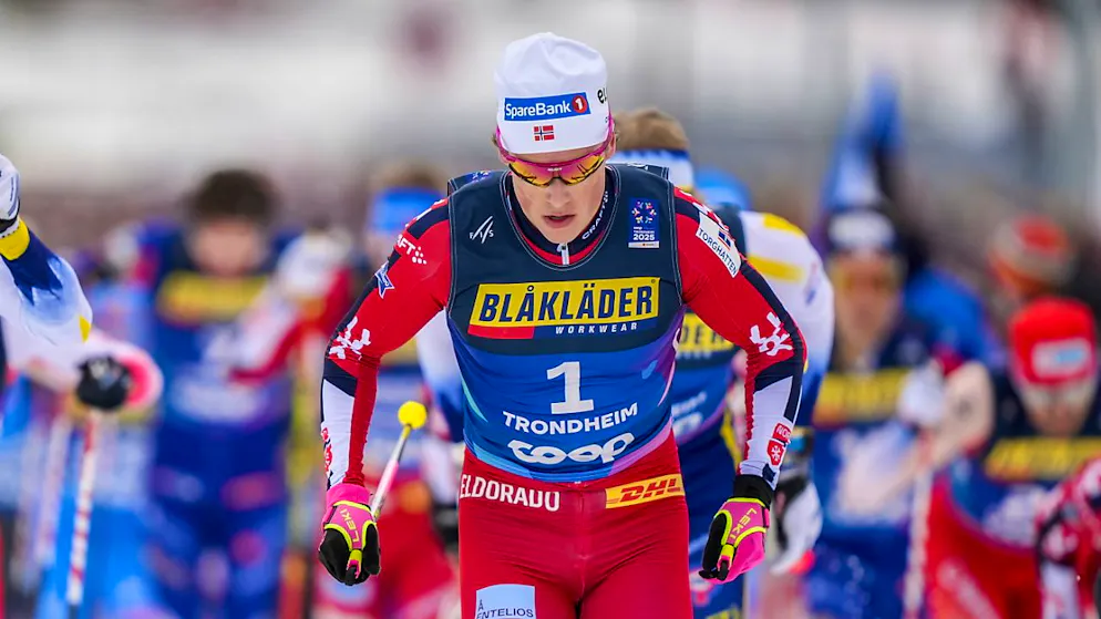 Johannes Klaebo gewinnt erstmals den WM-Skiathlon