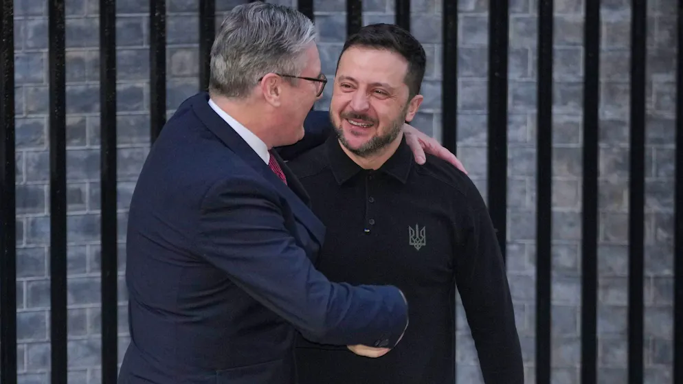Der ukrainische Präsident Selenskyj (r.) freute sich sichtlich über den herzlichen Empfang in Grossbritannien.