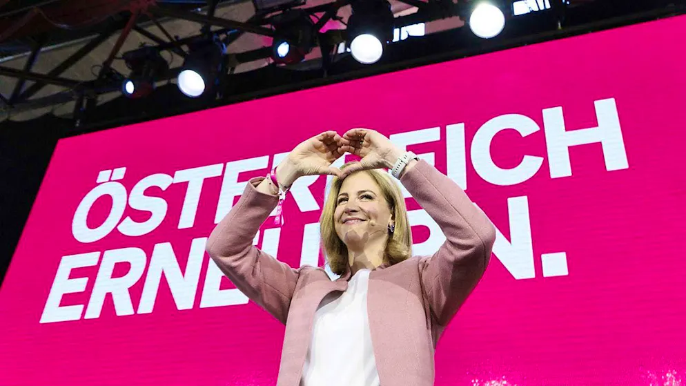 The liberal Neos party also agreed at a general meeting. Photo: Tobias Steinmaurer/APA/dpa