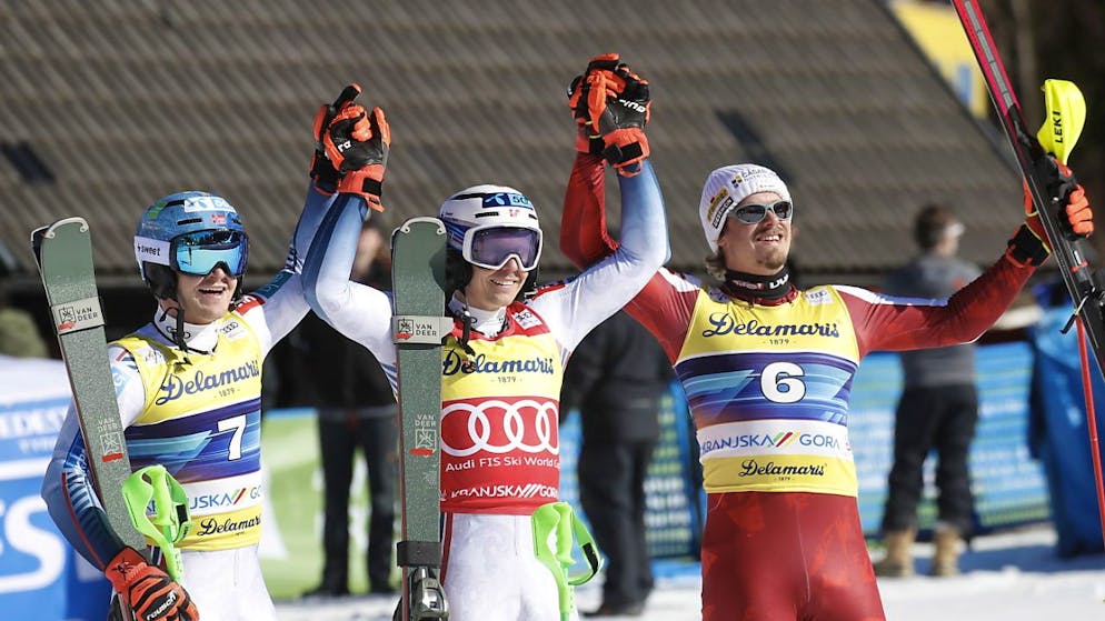 Meillard verpasst Podestplatz um einen Hundertstel - Gallery. Die ersten drei (v.l.): Timon Haugan, Henrik Kristoffersen, Manuel Feller