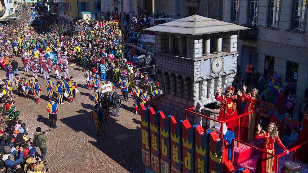 Over 40,000 people at the carnival parade in Bellinzona - Gallery. The Re - the carnival king - at the big parade in Bellinzona on Sunday.