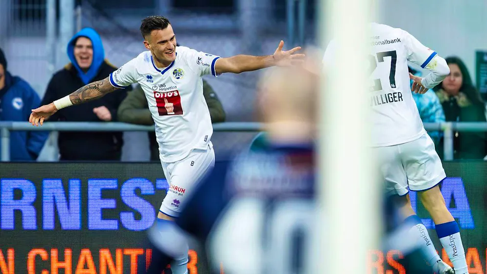 Aleksandar Stankovic celebrates Lucerne's equalizer against Yverdon