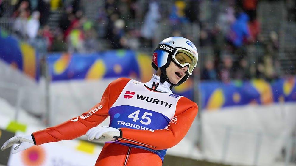 Enttäuschender WM-Auftakt: Skispringer Gregor Deschwanden schüttelt nach dem 14. Platz von der kleinen Schanze den Kopf