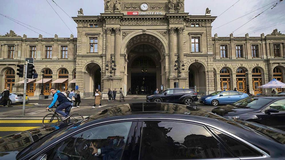 Parts of Zurich main station were cordoned off on Sunday due to smoke.