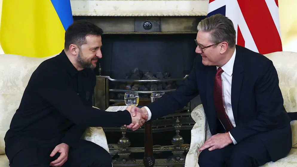 Während des Treffens versicherte der britische Premierminister Keir Starmer (rechts) die "unerschütterliche Unterstützung für die Ukraine".