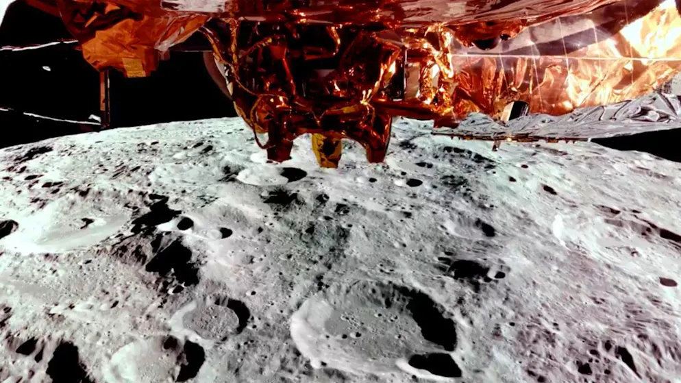 ARCHIV - Die Mondlandefähre «Blue Ghost» von Firefly Aerospace in der Umlaufbahn des Mondes. Foto: Uncredited/Firefly Aerospace/AP/dpa - ACHTUNG: Nur zur redaktionellen Verwendung bis zum 10. März 2025 im Zusammenhang mit der aktuellen Berichterstattung und nur mit vollständiger Nennung des vorstehenden Credits