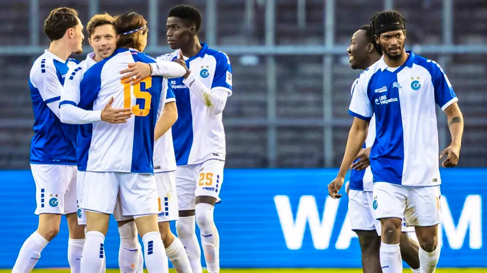GC celebrates the goal against YB by Sonny Kittel (2nd from left), who scored for the first time in Switzerland