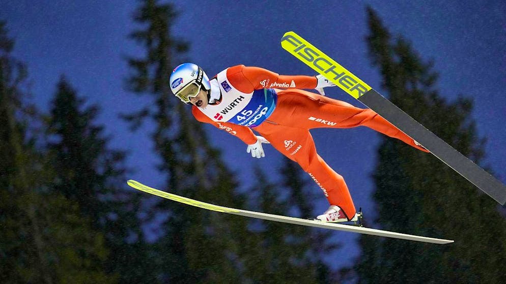 Gregor Deschwanden in the night sky of Trondheim