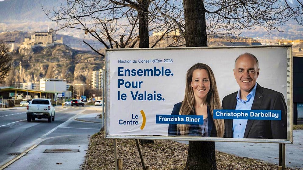 Franziska Biner and Christophe Darbellay, the centrist candidate duo, are in the lead in the Valais cantonal elections after half of the municipalities have been counted.