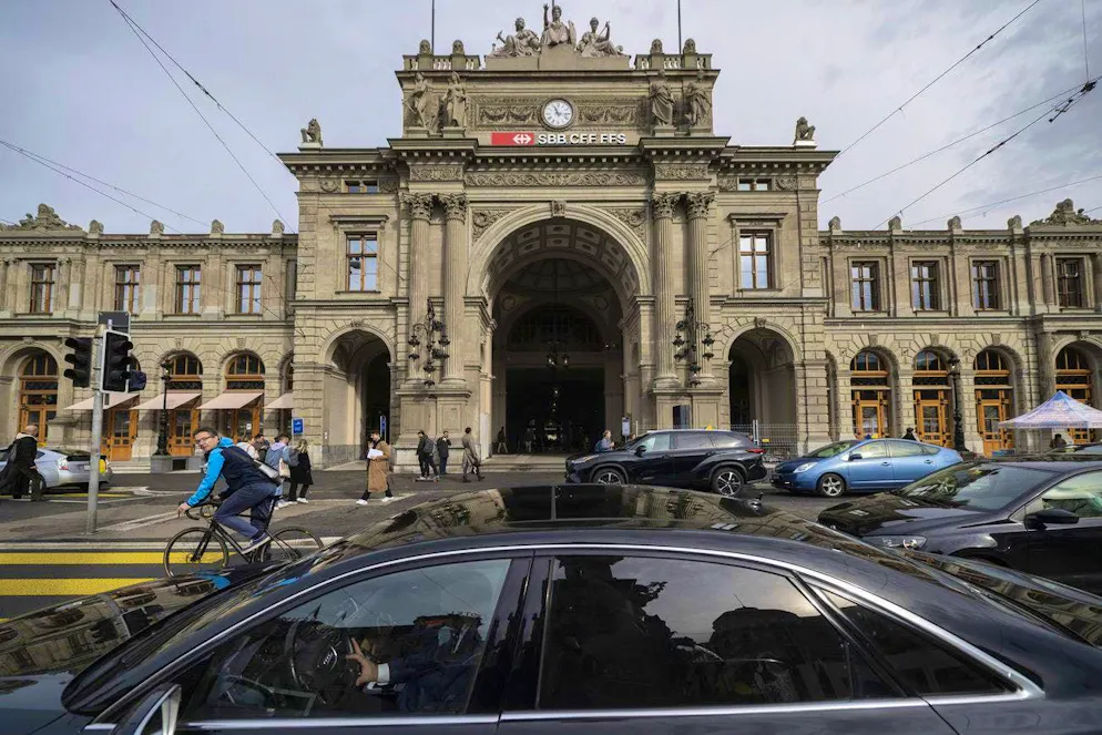 Today, Sunday, Protection and Rescue reports a smoke development at Zurich main station.