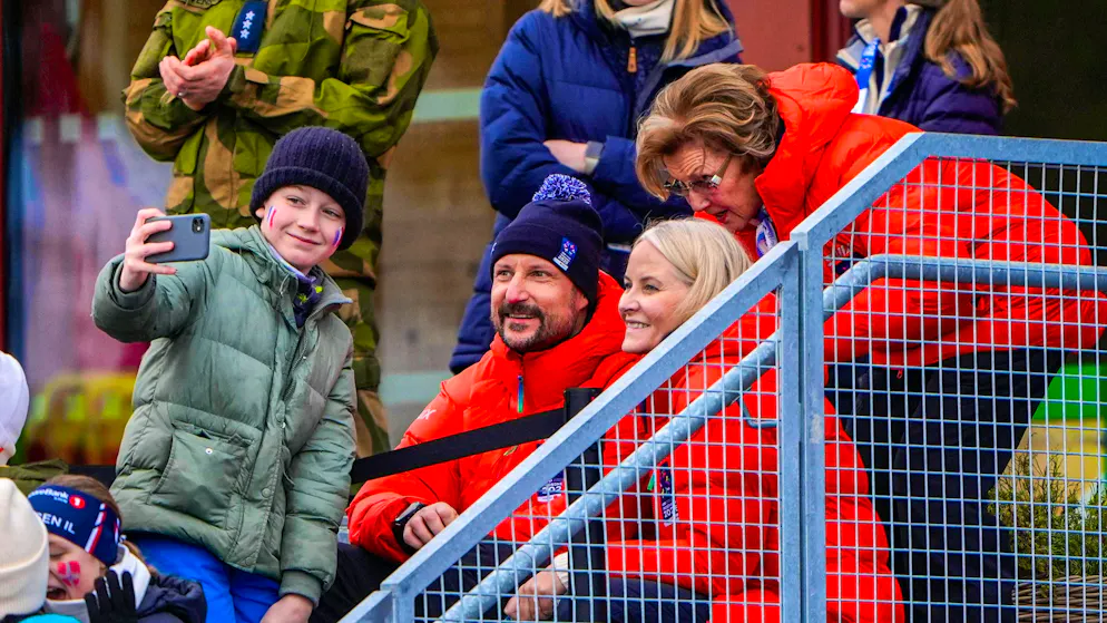 In the stands, Haakon and Mette-Marit, together with Queen Sonja, enthusiastically followed the competitions at the 55th Nordic World Ski Championships in Trondheim, showing themselves to be close to the people.