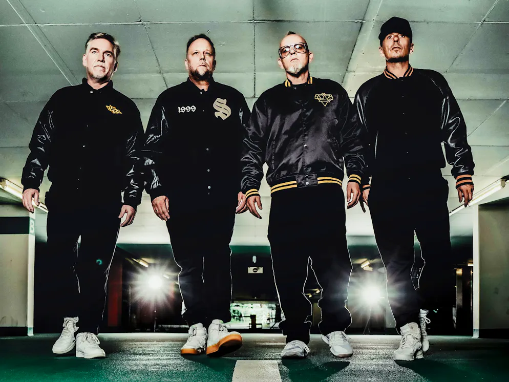 Openair Gampel Line up 2025. Im Mittelpunkt stehen die deutschen Hip-Hop-Legenden Die Fantastischen Vier, die mit Klassikern wie «Die da!?!» oder «Troy» eine Show voller Nostalgie und Energie versprechen.