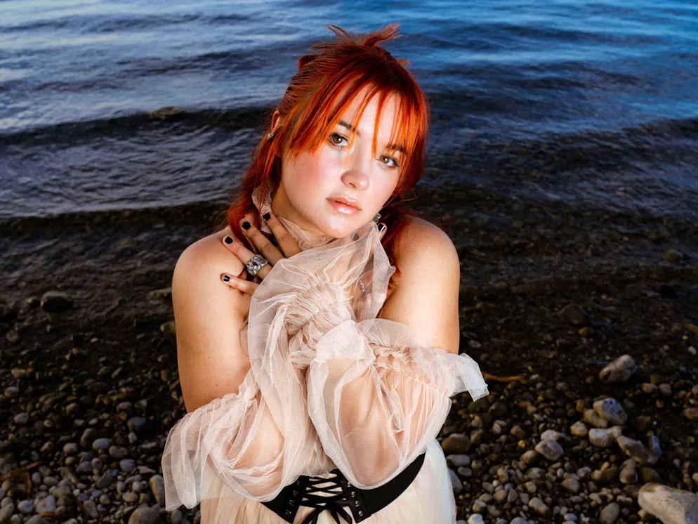 Openair Gampel Line up 2025. Joya Marleen repräsentiert die nächste Generation talentierter Songwriter und Performer.