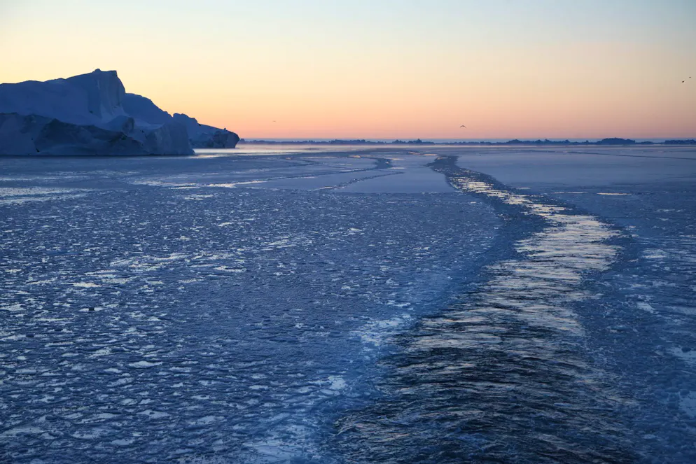 Mit zunehmendem Klimawandel werden Schifffahrtsrouten in der Arktis zugänglicher.
