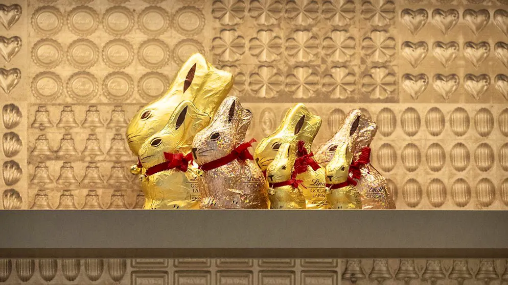 Despite higher raw material prices, such as for cocoa, Lindt & Sprüngli was able to increase its profitability last year. In 2025, the chocolate group aims to grow further and increase margins again.(archive image)