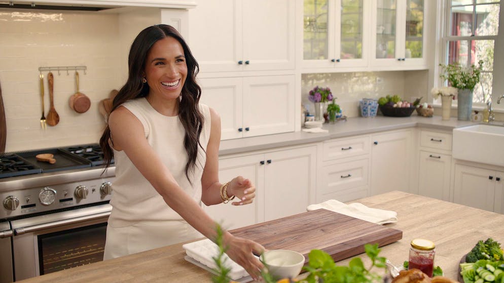 Netflix-Serie. Meghan macht auf perfekte Hausfrau – aber ist das wirklich sie?