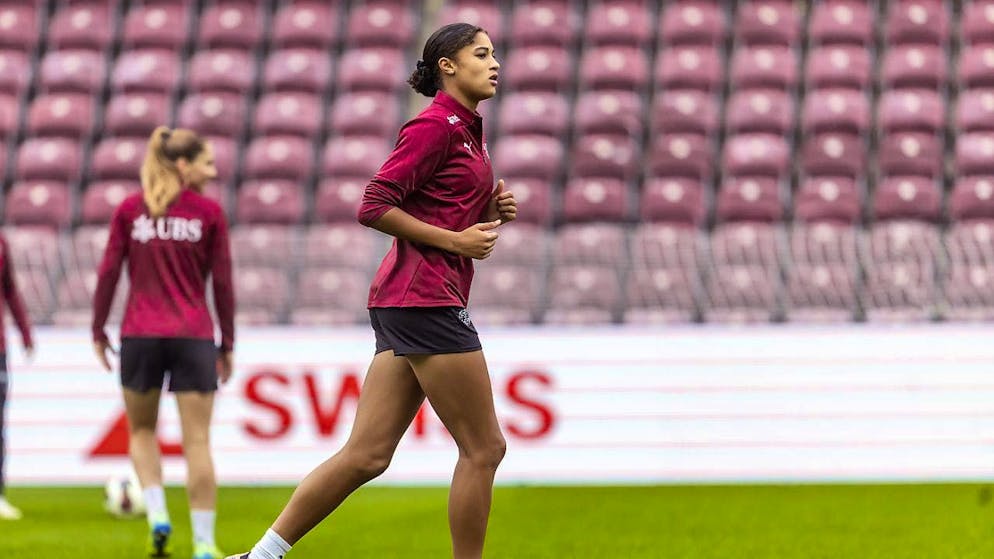 Some fight for every minute, others are indispensable - Gallery. Sydney Schertenleib, FC Barcelona hopeful, is elegant and efficient on the ball