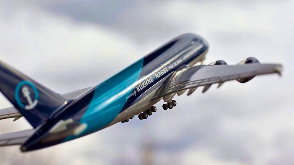 The logistics group Kuehne + Nagel increased its turnover last year, but its profit fell significantly. The start to 2025 has been successful.(archive image)