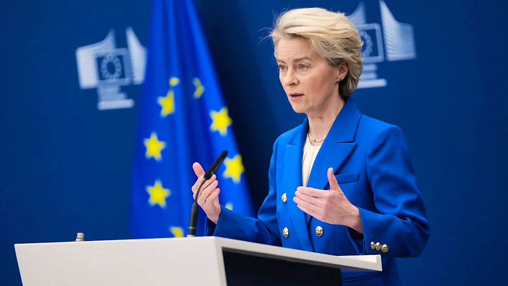 Die Präsidentin der Europäischen Kommission, Ursula von der Leyen, spricht während einer Medienkonferenz zum Verteidigungspaket im EU-Hauptquartier. Foto: Virginia Mayo/AP/dpa