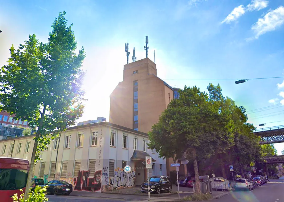 The construction project was planned right next to the Letten Viaduct. 