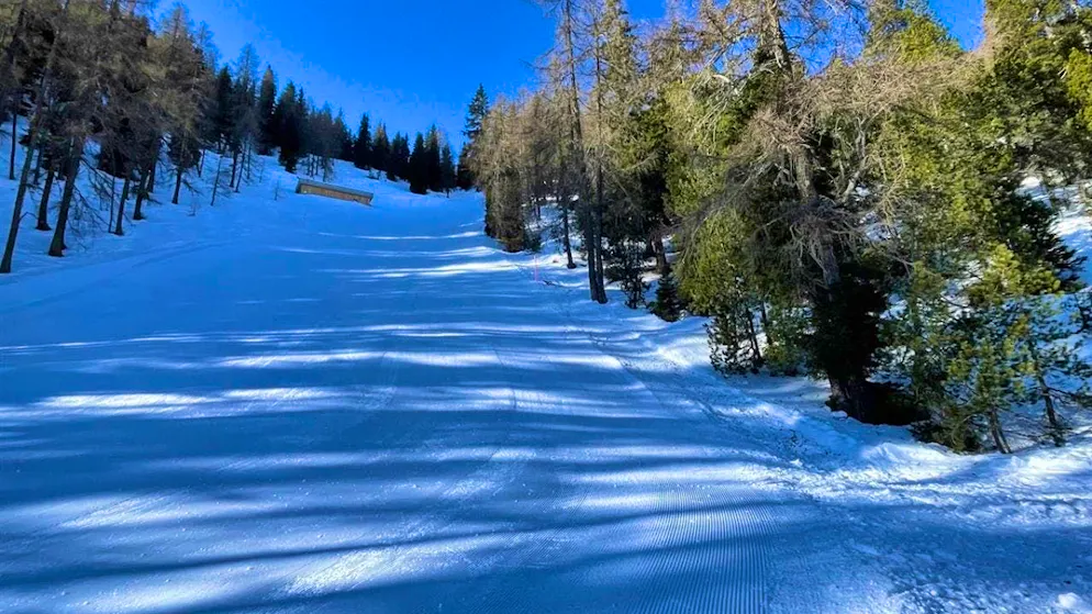 The 76-year-old fell on a black piste.