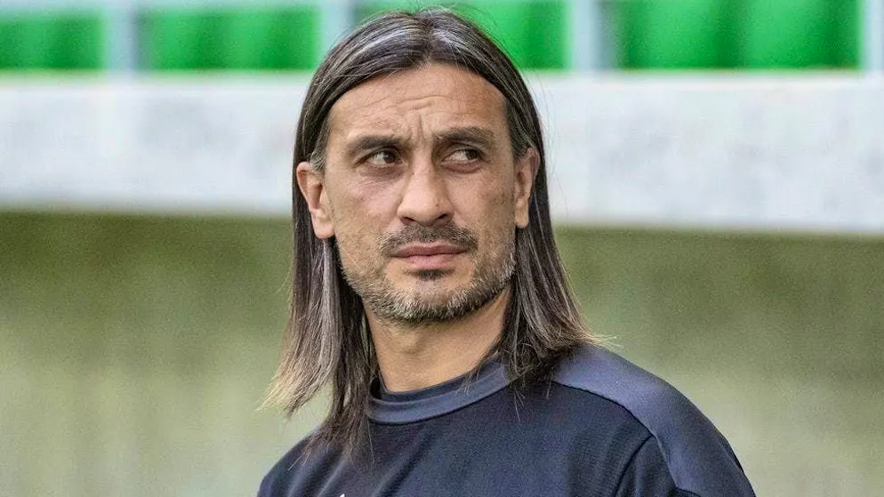 Hakan Yakin apparently becomes coach at FC Schaffhausen.