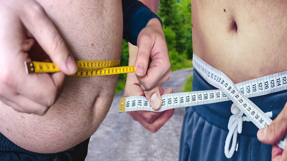 Wer als Kind zu dick ist, bleibt das als Erwachsener oft - mit Konsequenzen für die persönliche Gesundheit, aber auch Gesellschaft und Wirtschaft. (Archivbild)