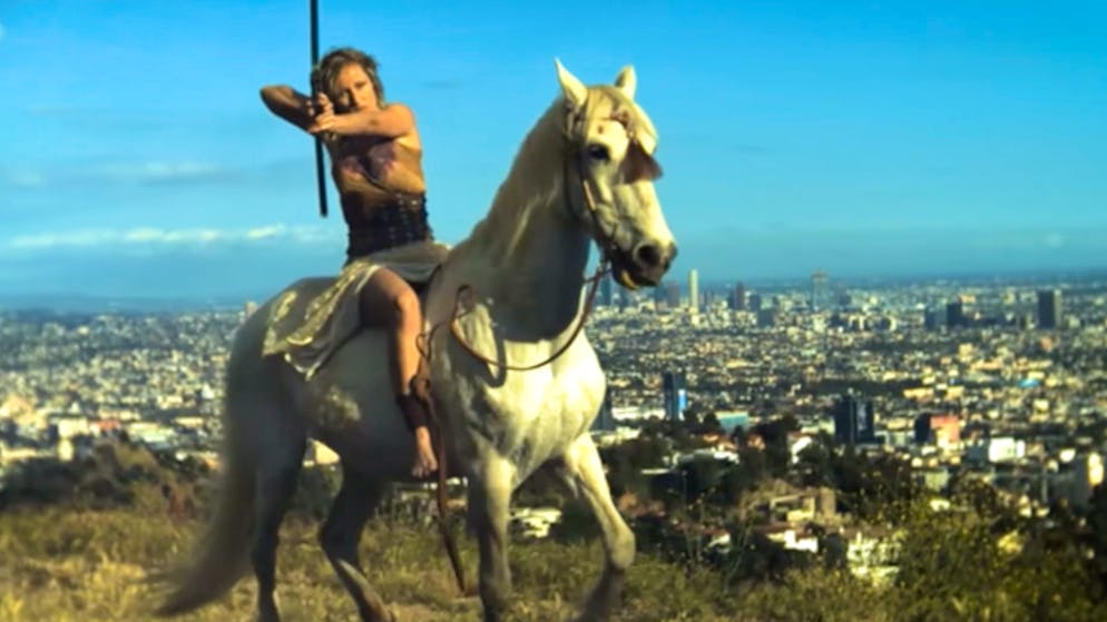 L.A. Calling: Simone's Hollywood Stories. How Simone Bargetze became one of the most sought-after stuntwomen in Hollywood