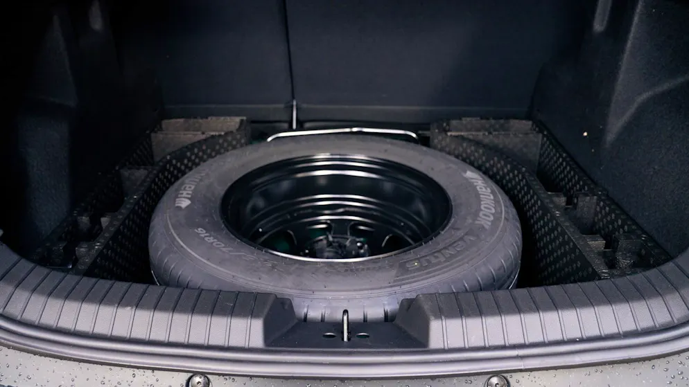 Viele Hersteller bieten kein Reserverad mehr an, bei Dacia kann man es für 200 Franken dazu kaufen.