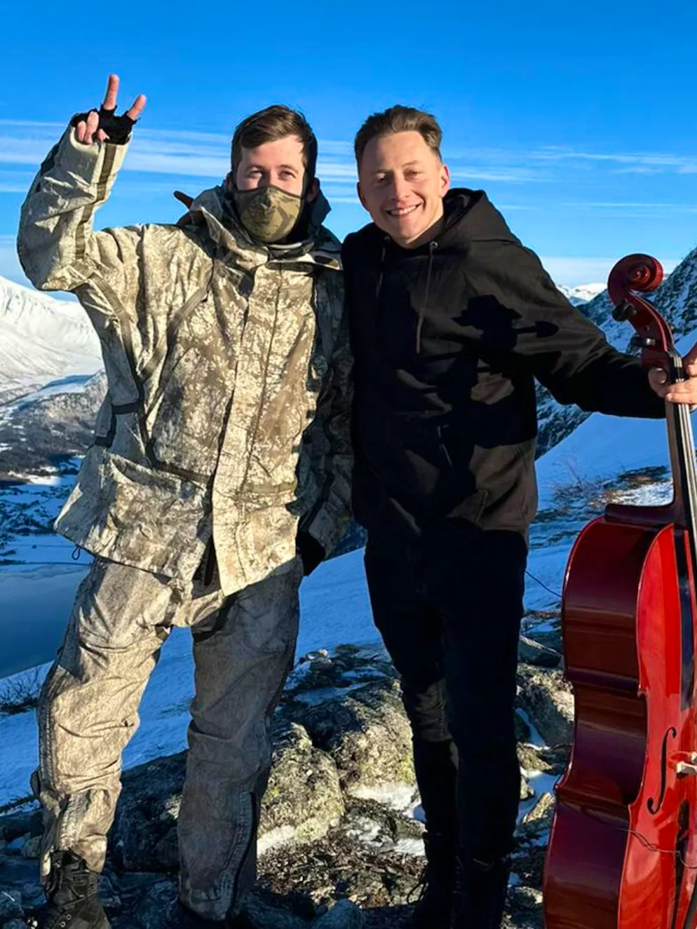 Jodok Cello. Jodok wurde auch schon von Musikproduzent Alan Walker für einen Videodreh angefragt.