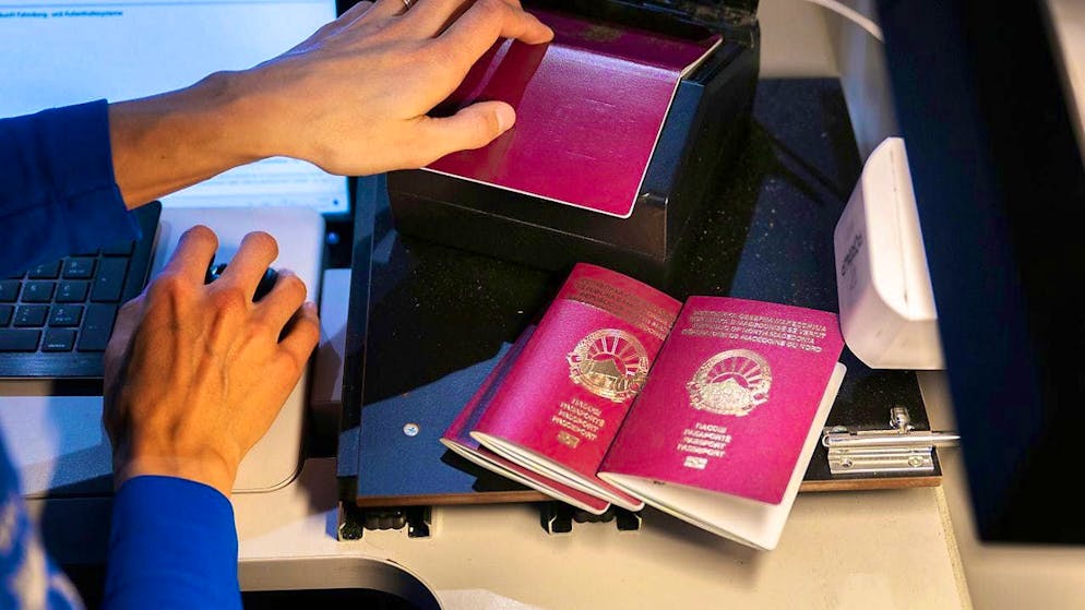 The new law regulates the disclosure of data on passengers taking off or landing in Switzerland.  (archive picture)