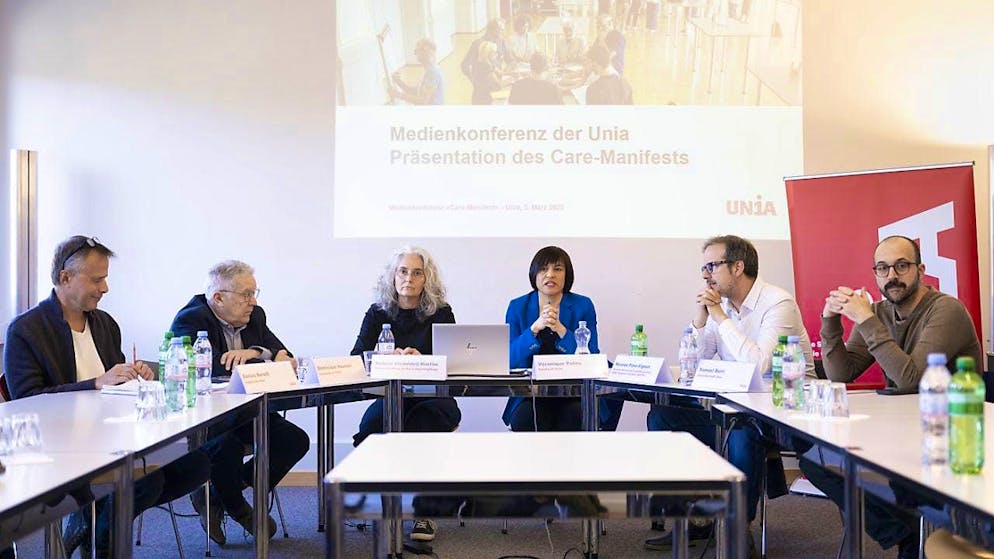 Trade unions mobilize staff at grassroots level with care manifesto - Gallery. Representatives of the Unia trade union presented their Care Manifesto on Wednesday.