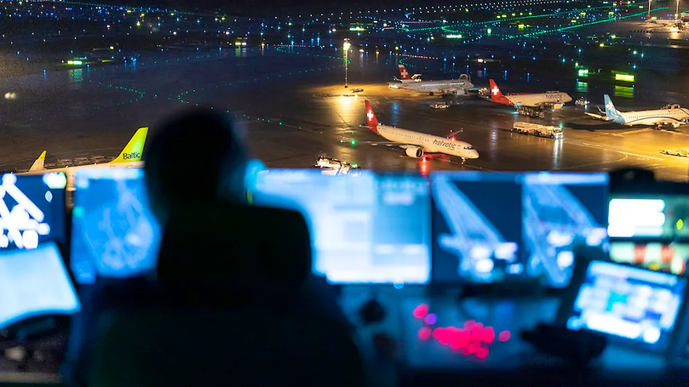 Die Schweizer Flugsicherung Skyguide schrieb 2024 negative Zahlen. Grund sind hohe Investitionen im IT-Bereich und in die Instandhaltung der Systeme. (Archivbild)