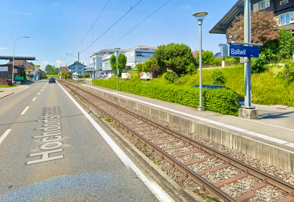 The accident occurred directly on Hochdorfstrasse. 