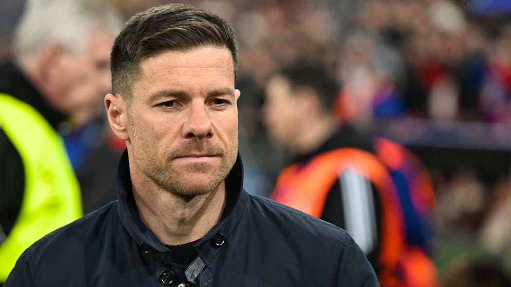 «Alonso hat sich vercoacht». Bayer-Trainer mit Mutlos-Taktik: Stürmer Schick nur auf der Bank – Fehlgriff mit Mukiele