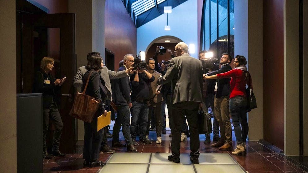 Markus Ritter answers questions from the media after his hearing with the SVP parliamentary group.