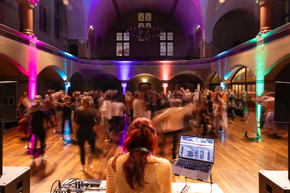 In Zürich finden regelmässig Ecstatic-Dance-Treffen statt. 