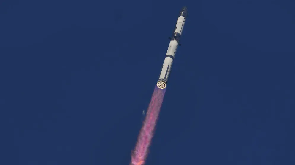 Die SpaceX-Riesenrakete nach dem Start am Donnerstag in Texas. 