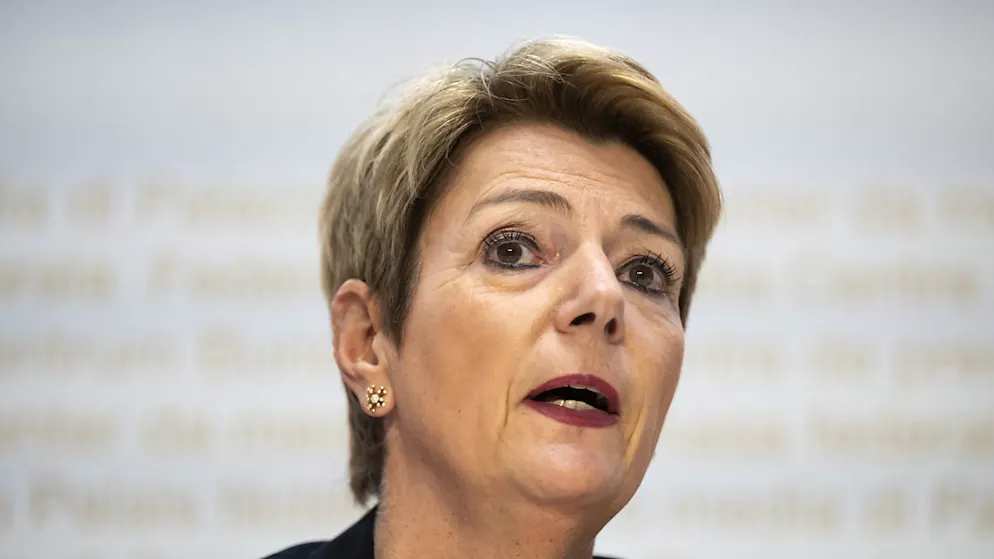Bundespräsidentin Karin Keller-Sutter äusserte sich am Freitag im Medienzentrum des Bundeshauses zur Schweizer Aussenpolitik.