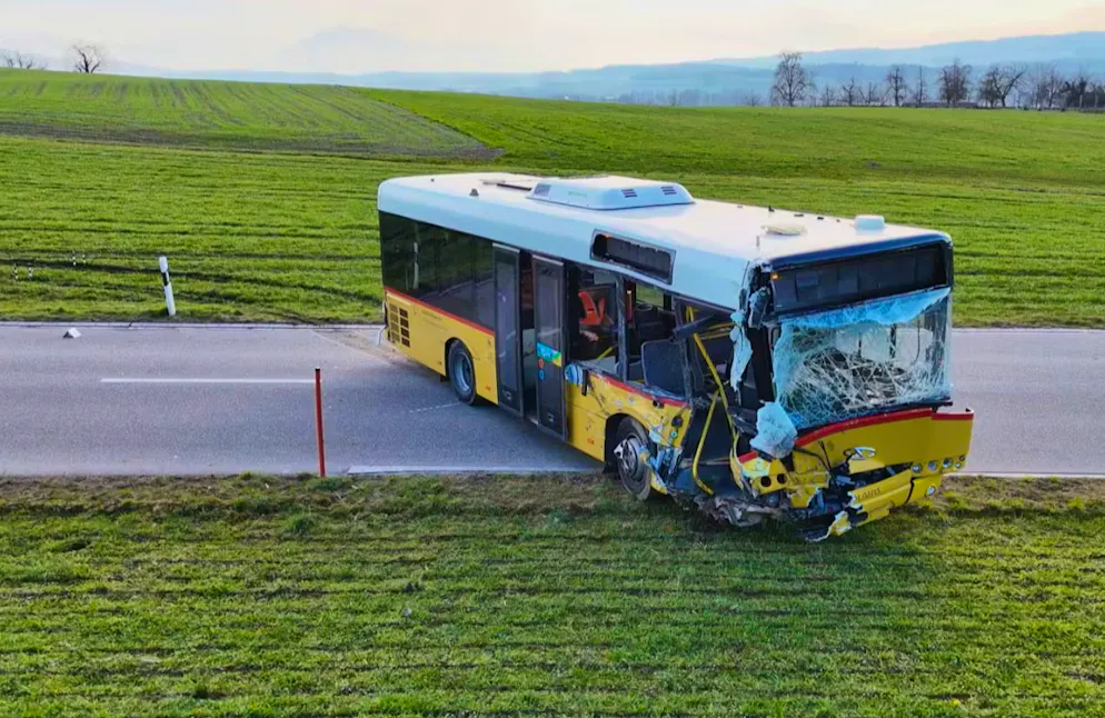 Das Postauto wurde schwer beschäftigt. 