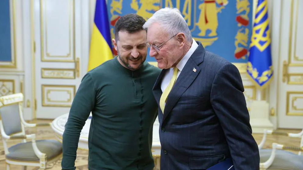 Trumps Sondergesandter Keith Kellogg (rechts) bei seinem Besuch beim ukrainischen Präsidenten Wolodymyr Selenskyj am 20. Februar 2025.