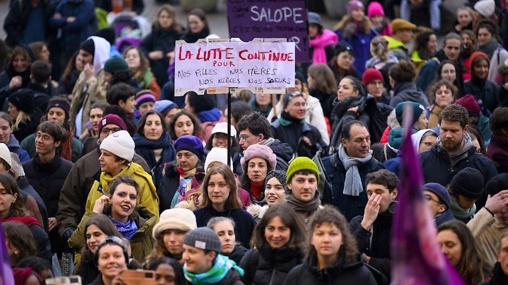 Le donne scendono in piazza oggi in tutta la Svizzera. (Foto archivio)