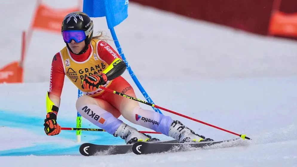 Lara Gut-Behrami can't keep up with winner Federica Brignone in the giant slalom in Sweden.